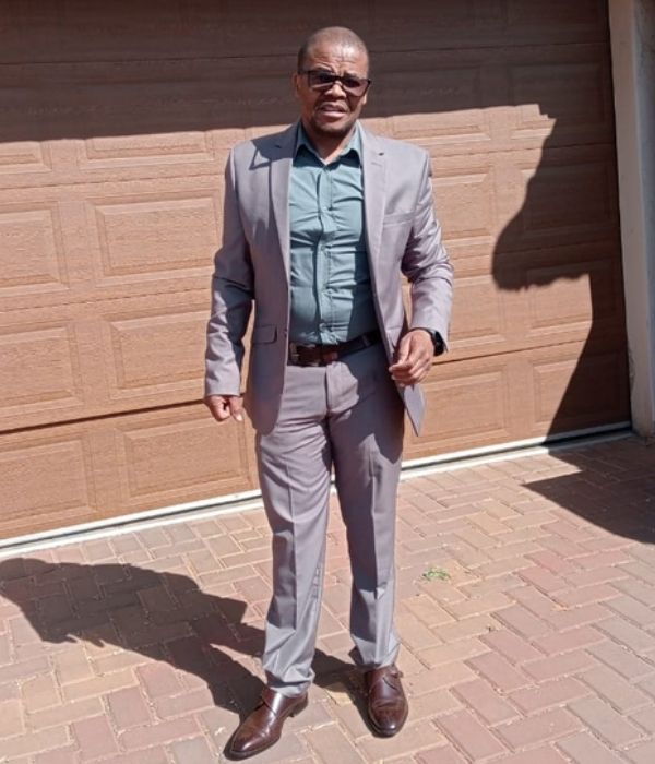 Vuyisa Munyu - Director